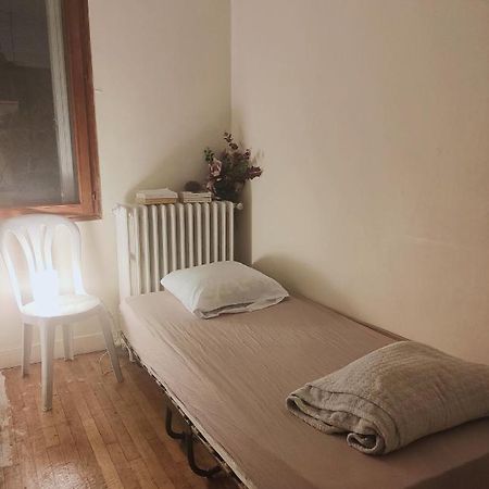 Room Near Paris Saint-Denis  Eksteriør bilde